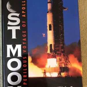 Lost Moon The Perilous Voyage of Apollo 13 by J Lovell & J Kluger 378 ppgs NFic
